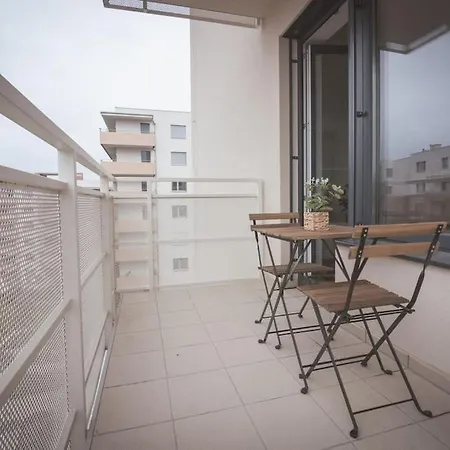 Novy Stylovy Byt, Blizko Letiska Apartment *