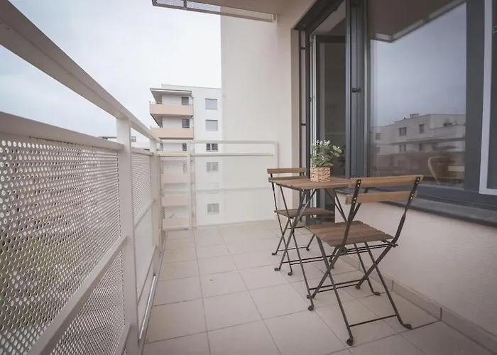 Novy Stylovy Byt, Blizko Letiska Apartmán *